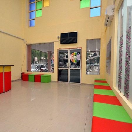 Super Oyo 89640 Hotel Pelangi Marang Buitenkant foto