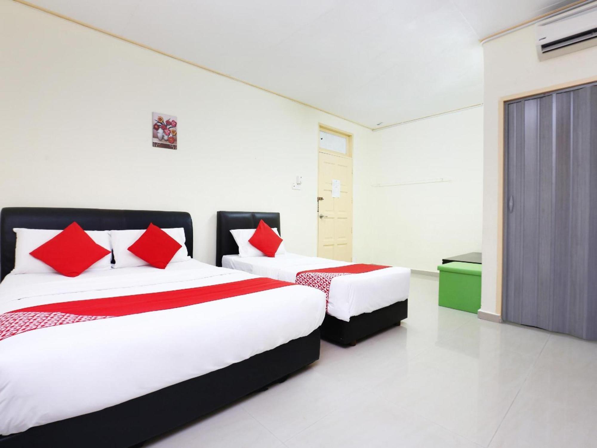 Super Oyo 89640 Hotel Pelangi Marang Buitenkant foto