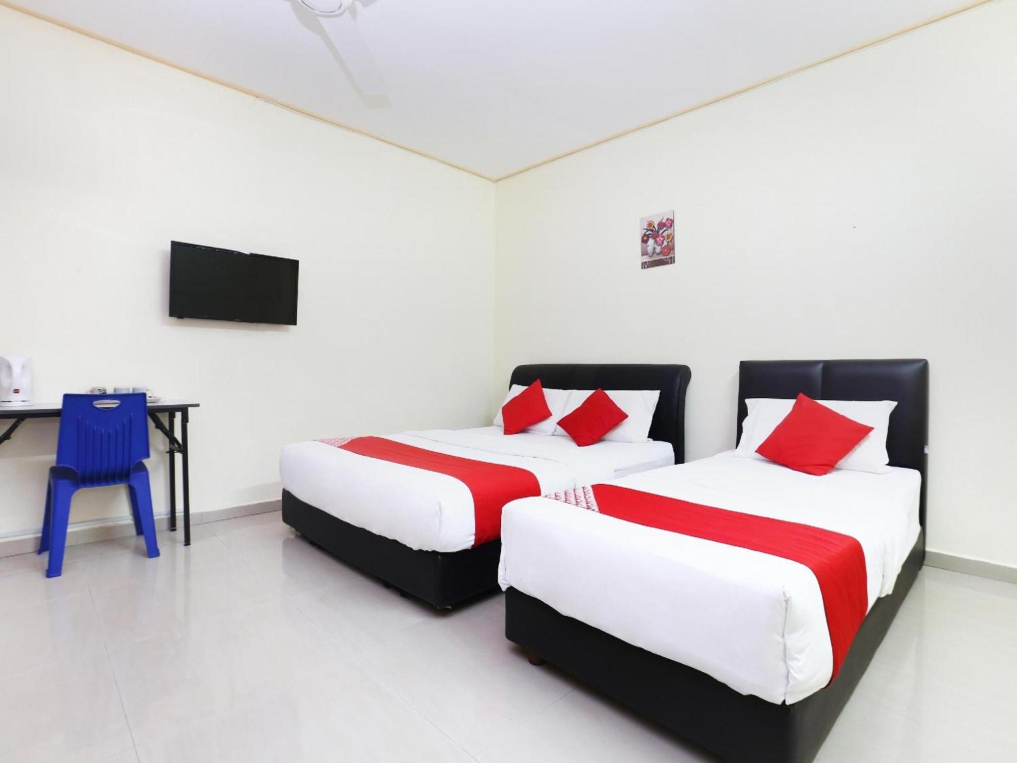 Super Oyo 89640 Hotel Pelangi Marang Buitenkant foto