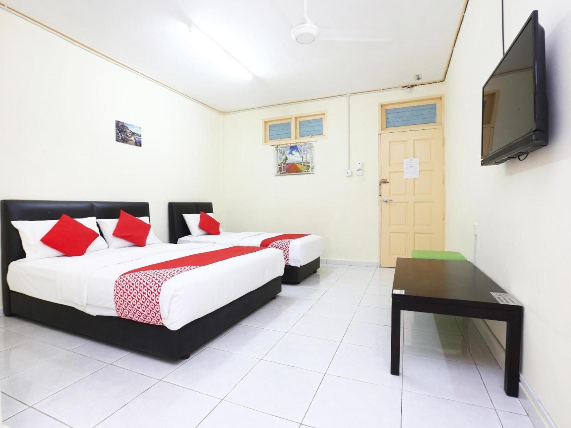 Super Oyo 89640 Hotel Pelangi Marang Buitenkant foto
