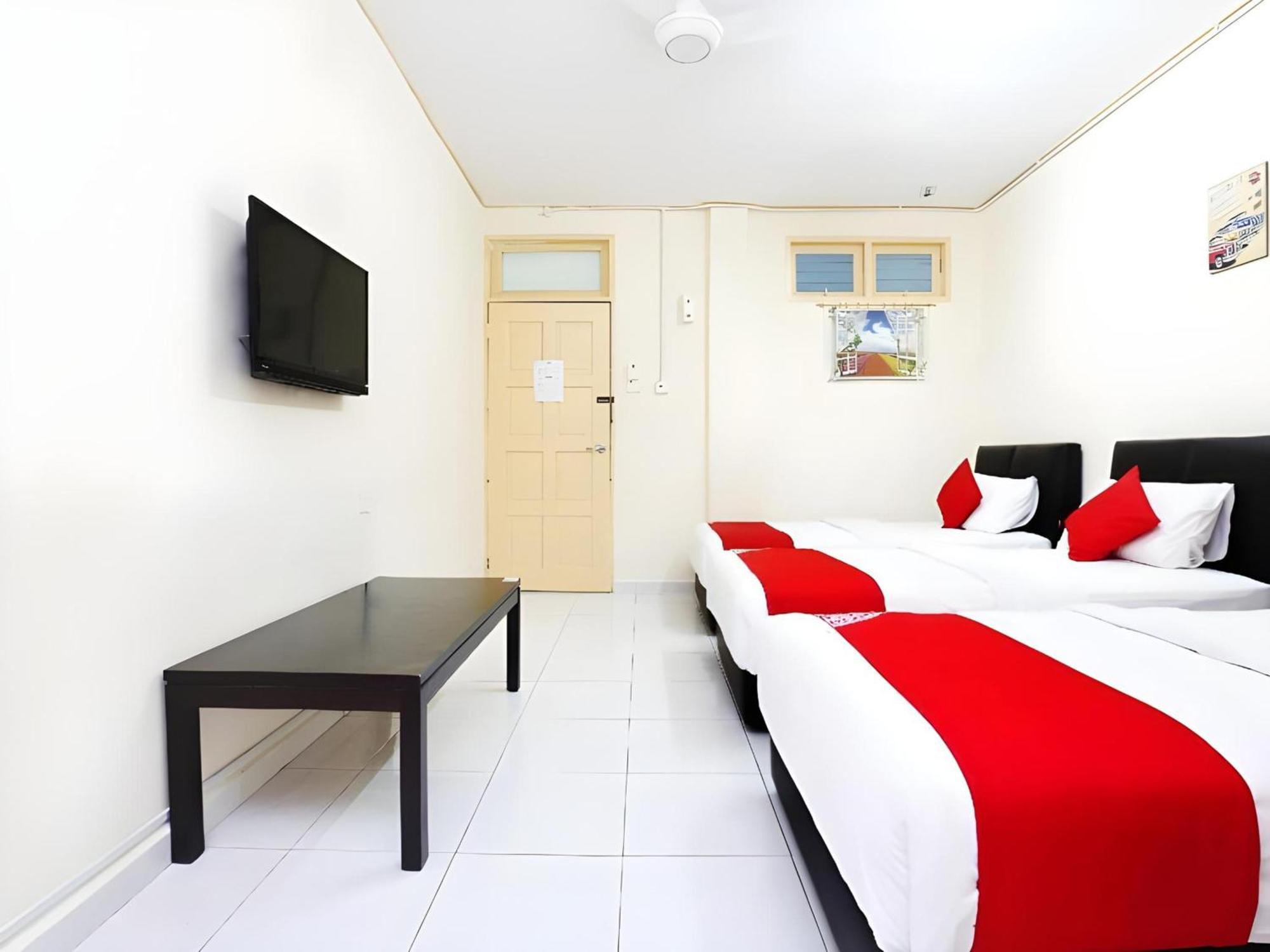 Super Oyo 89640 Hotel Pelangi Marang Buitenkant foto