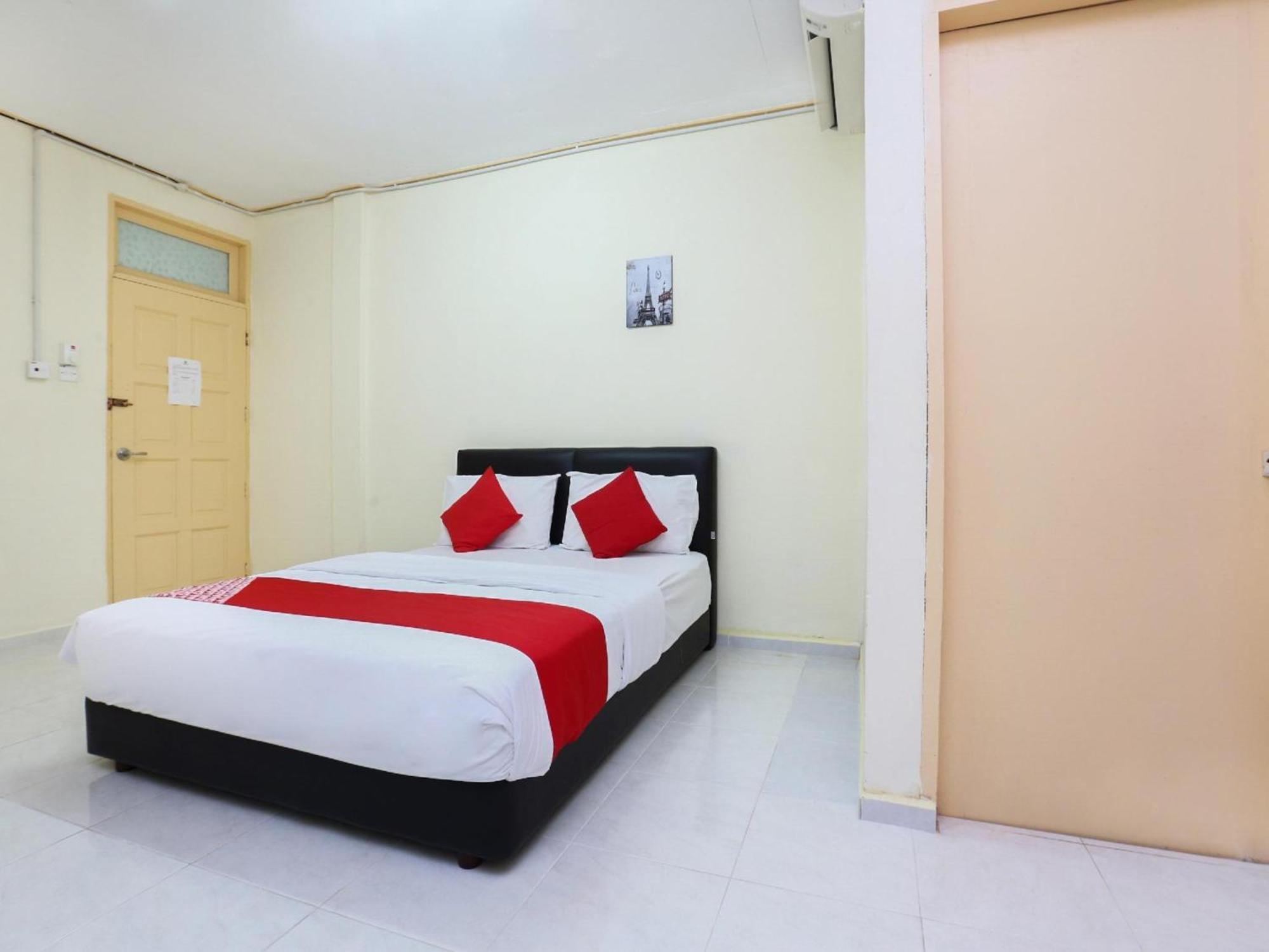 Super Oyo 89640 Hotel Pelangi Marang Buitenkant foto