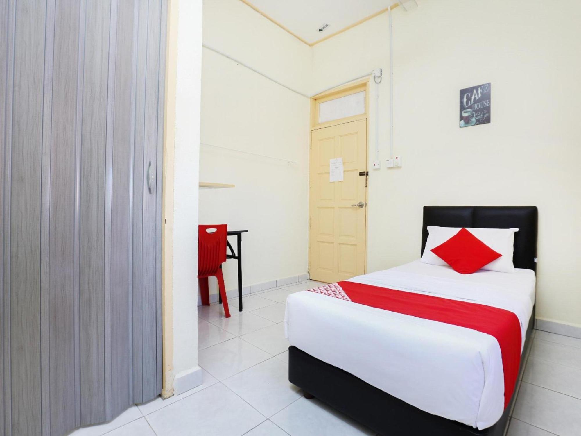 Super Oyo 89640 Hotel Pelangi Marang Buitenkant foto