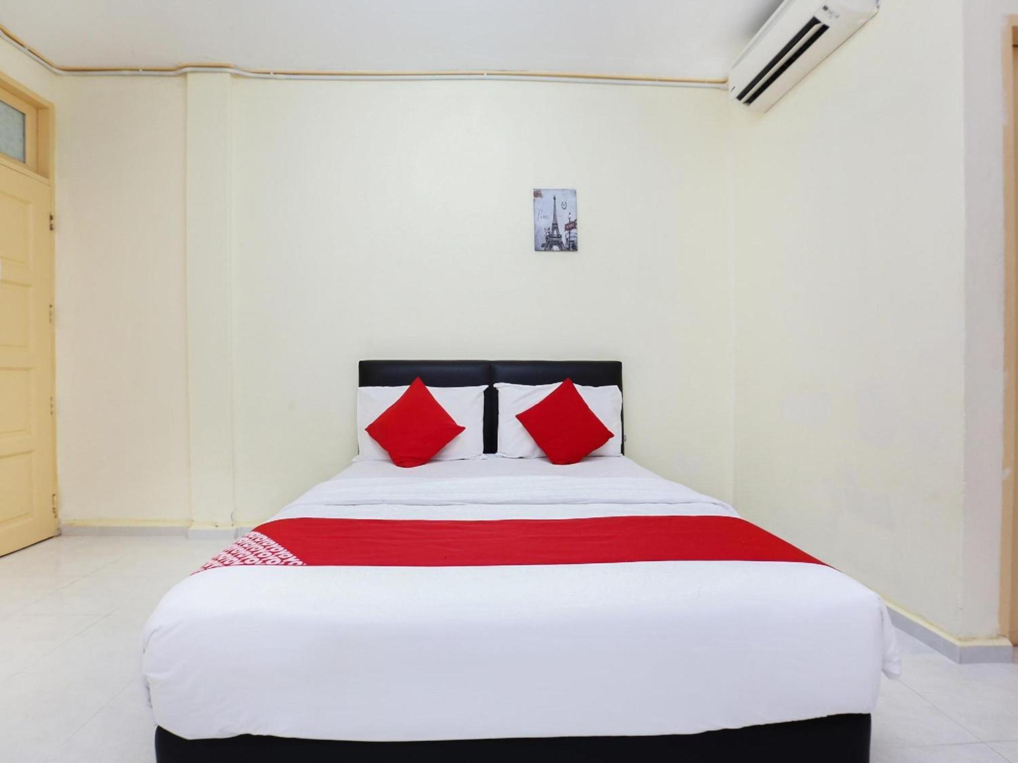 Super Oyo 89640 Hotel Pelangi Marang Buitenkant foto