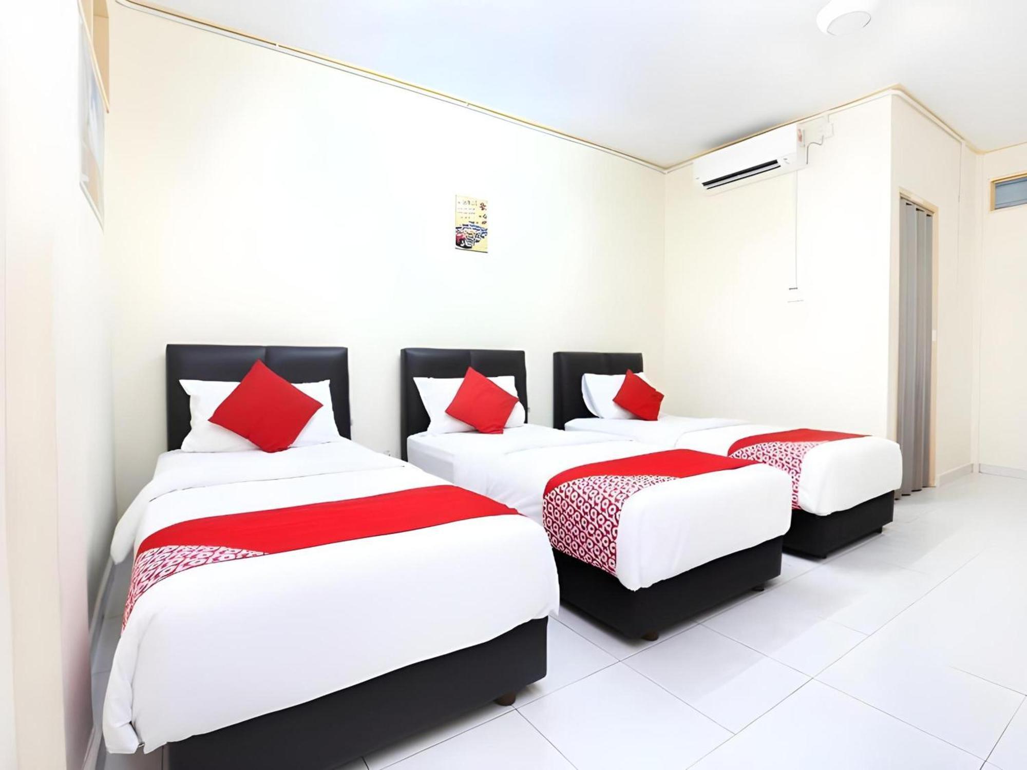Super Oyo 89640 Hotel Pelangi Marang Buitenkant foto