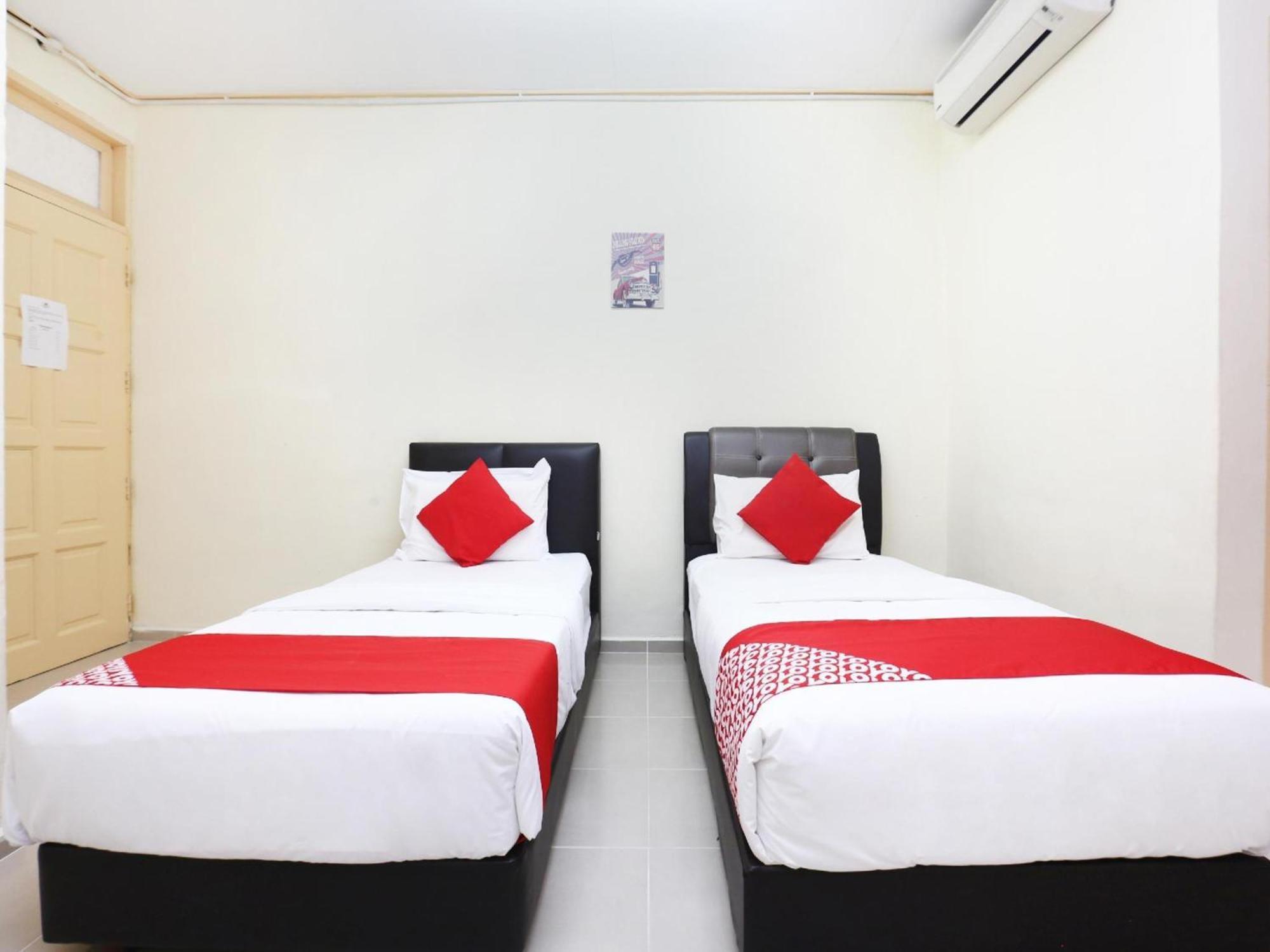 Super Oyo 89640 Hotel Pelangi Marang Buitenkant foto