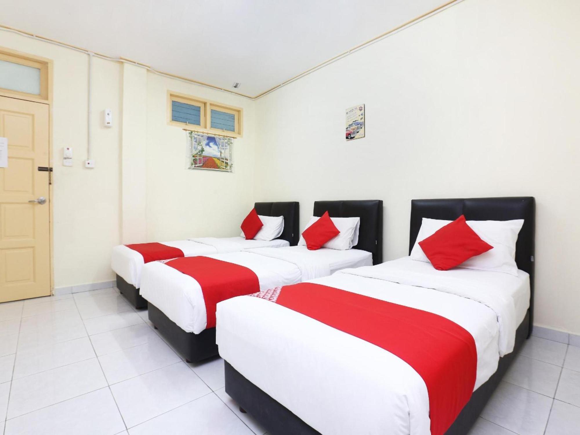 Super Oyo 89640 Hotel Pelangi Marang Buitenkant foto