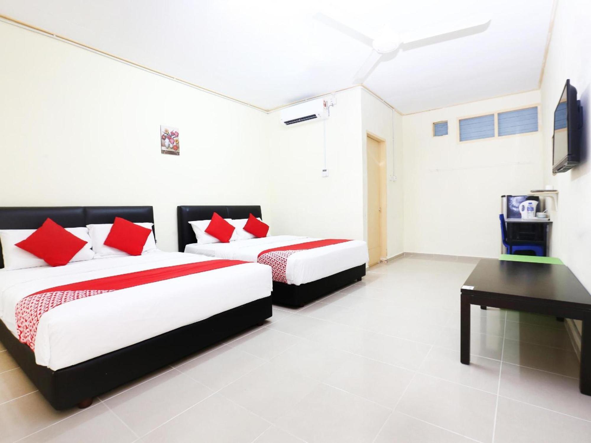 Super Oyo 89640 Hotel Pelangi Marang Buitenkant foto