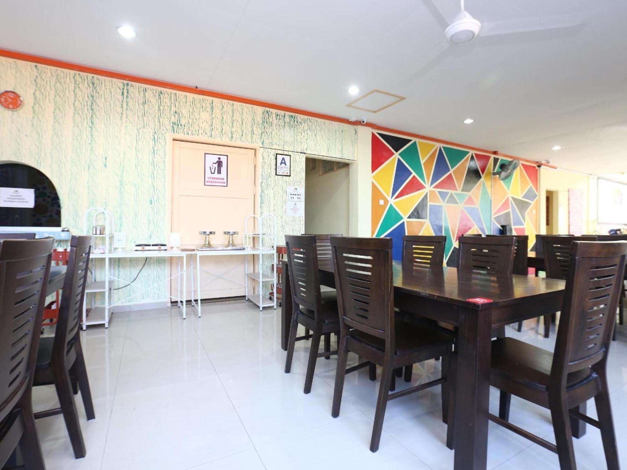 Super Oyo 89640 Hotel Pelangi Marang Buitenkant foto