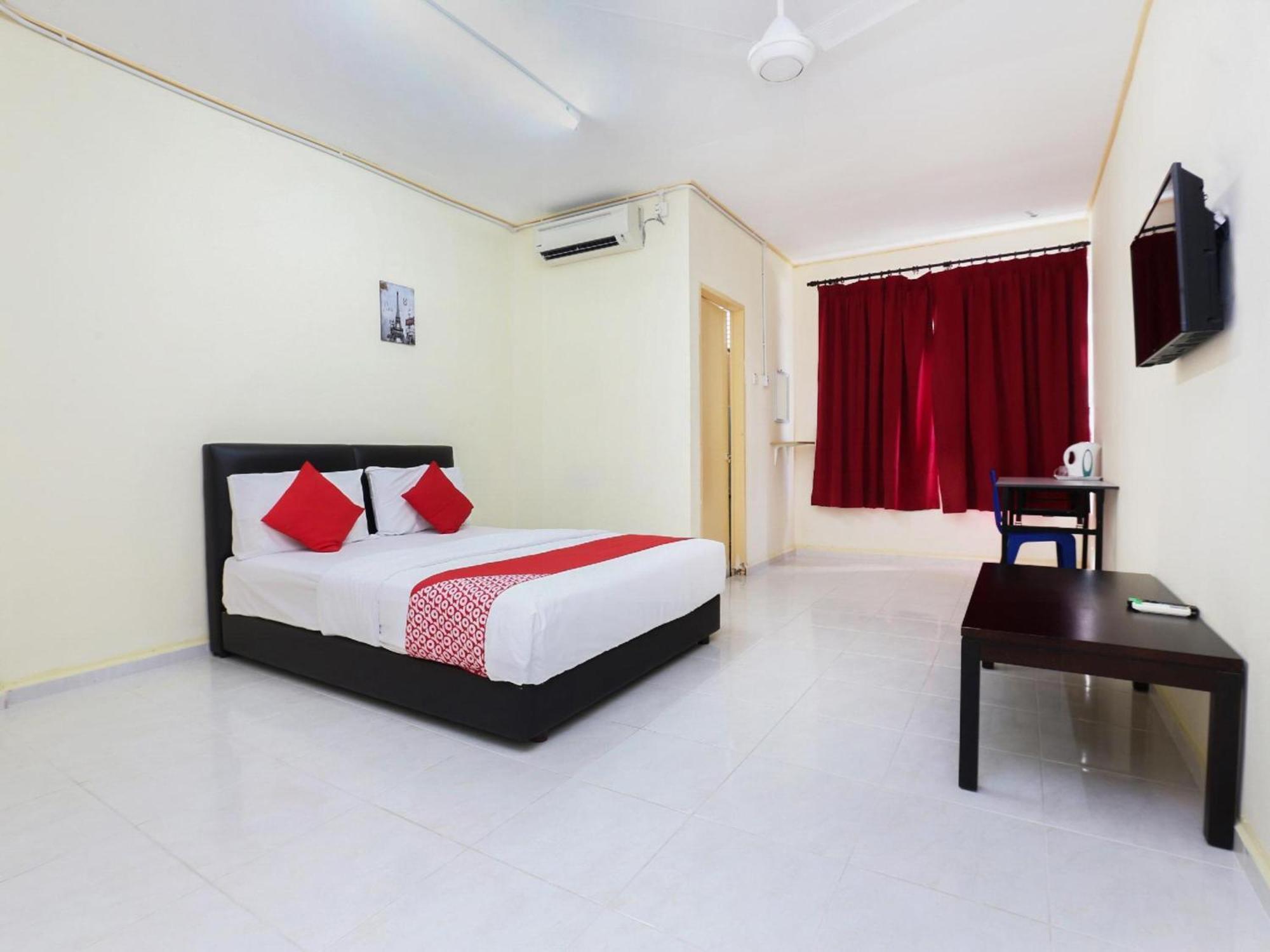 Super Oyo 89640 Hotel Pelangi Marang Buitenkant foto