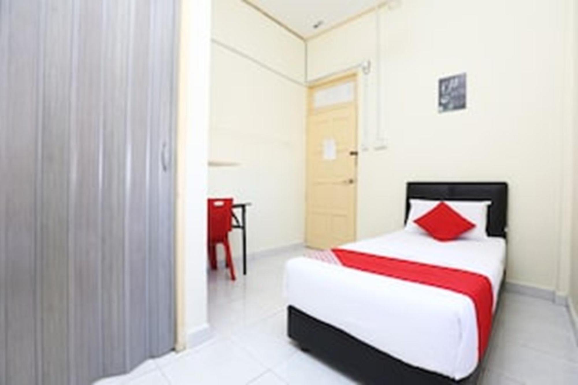 Super Oyo 89640 Hotel Pelangi Marang Buitenkant foto