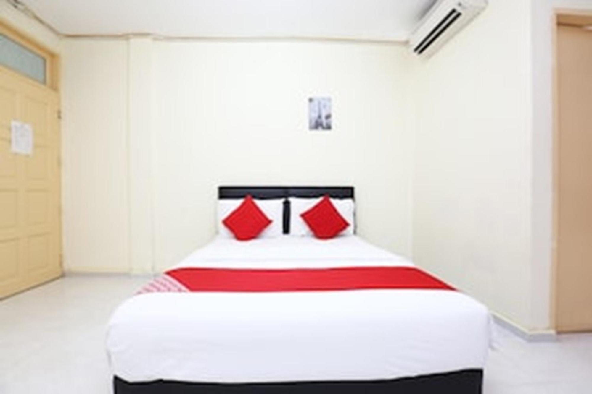 Super Oyo 89640 Hotel Pelangi Marang Buitenkant foto