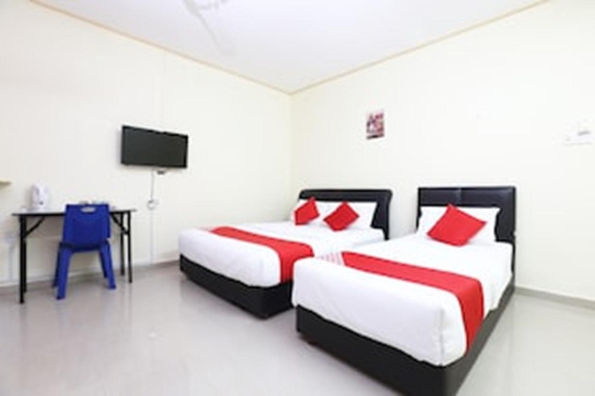 Super Oyo 89640 Hotel Pelangi Marang Buitenkant foto