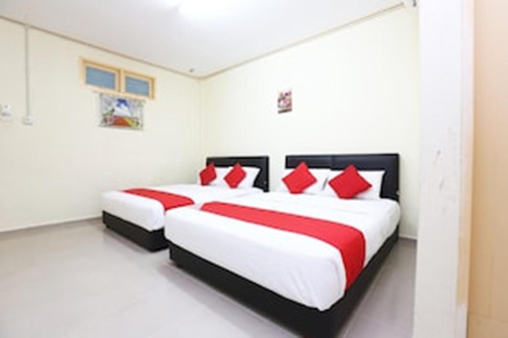 Super Oyo 89640 Hotel Pelangi Marang Buitenkant foto