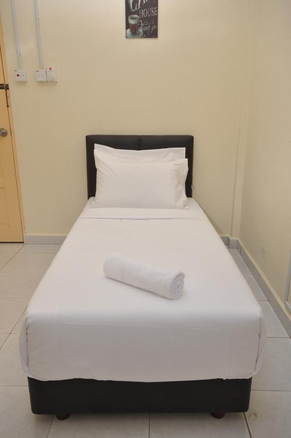 Super Oyo 89640 Hotel Pelangi Marang Buitenkant foto