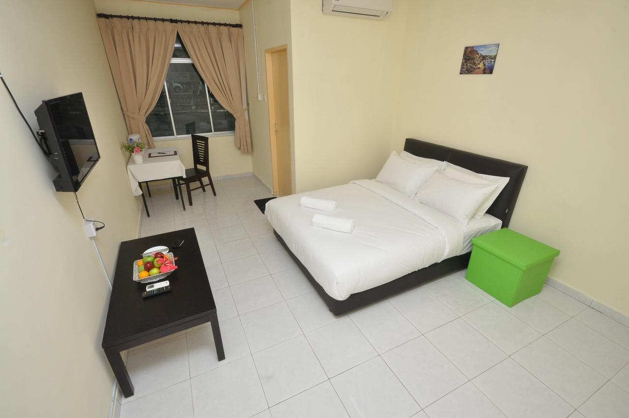 Super Oyo 89640 Hotel Pelangi Marang Buitenkant foto