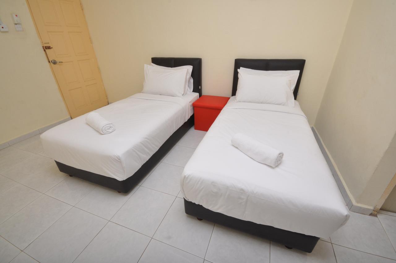 Super Oyo 89640 Hotel Pelangi Marang Buitenkant foto