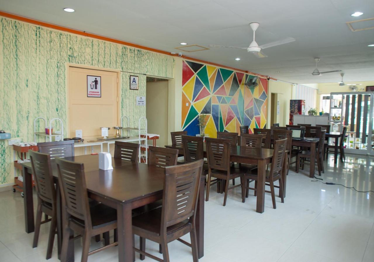 Super Oyo 89640 Hotel Pelangi Marang Buitenkant foto